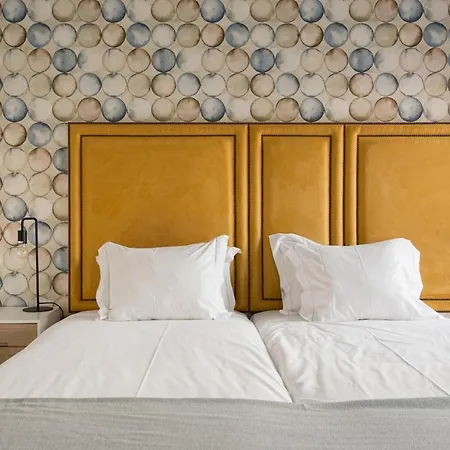 Guestready - Spacious Flat In Bairro Alto 아파트 리스본